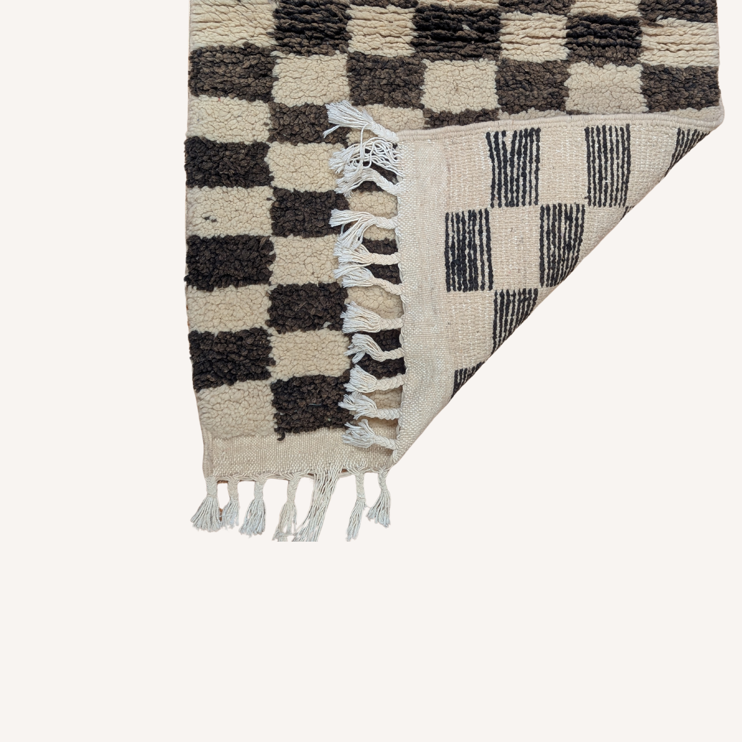 Noir Chess - Rugs & Tales