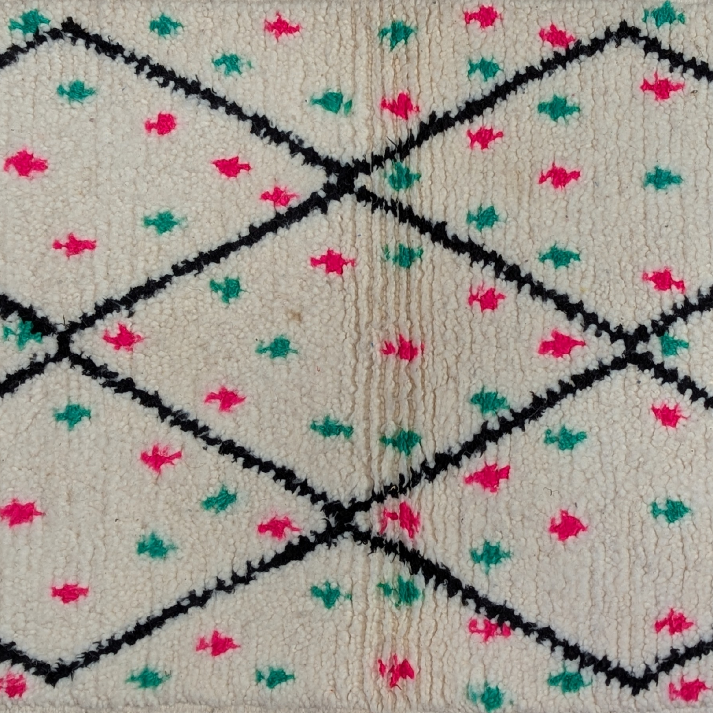 Leyla - Rugs & Tales
