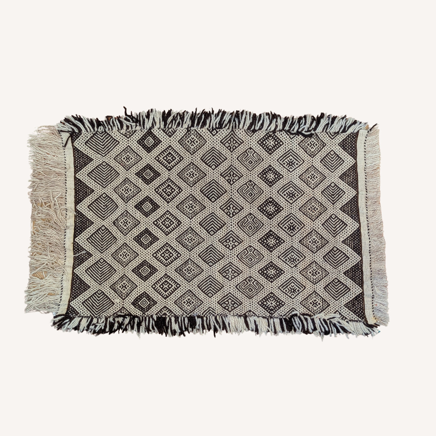 Onyra - Rugs & Tales