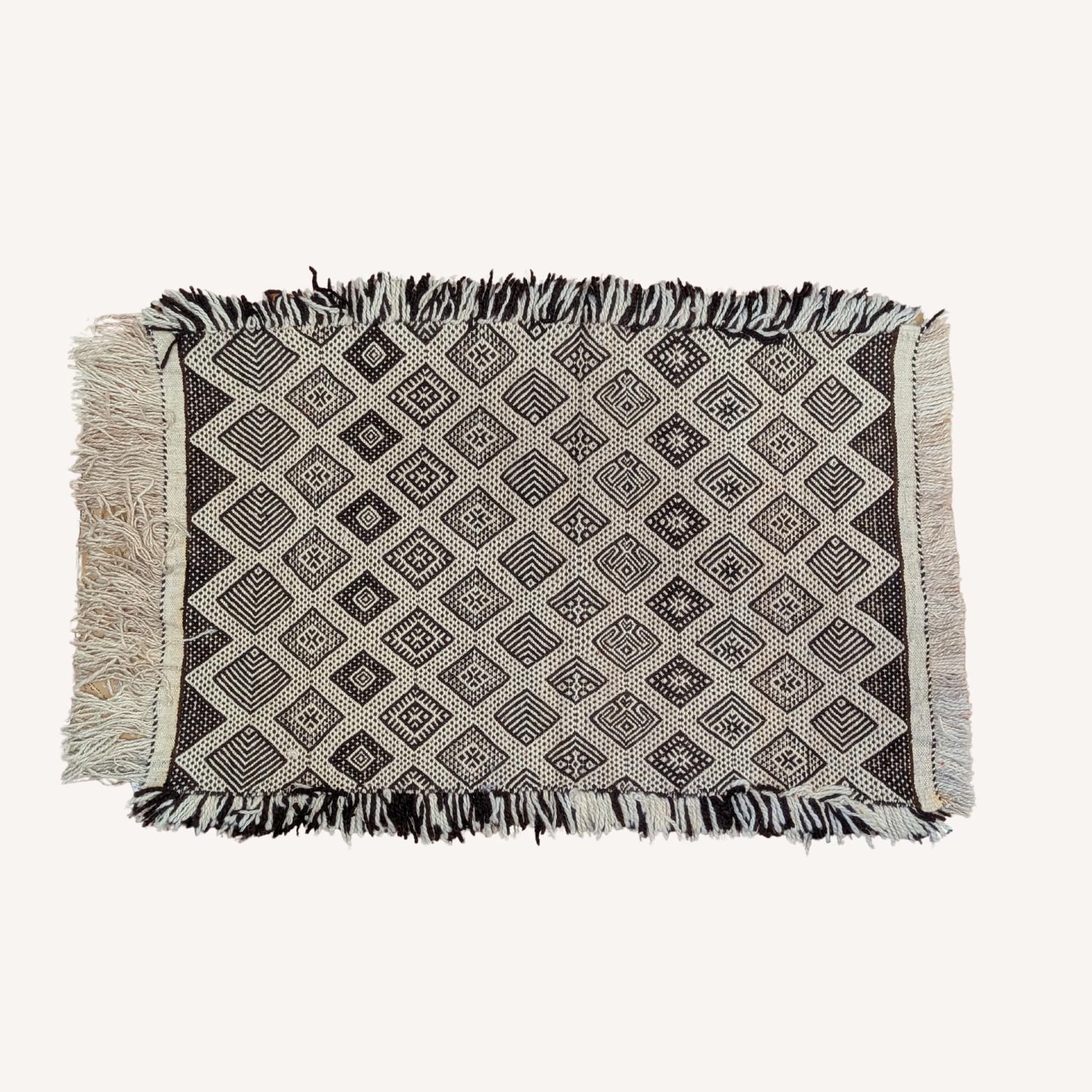 Onyra - Rugs & Tales